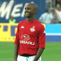 ����� ����